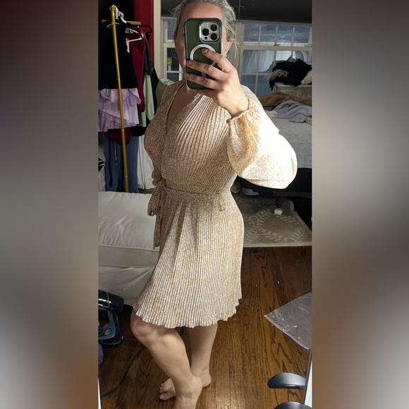 LOVIE & Co Plumba Pleated Dress in Blush Pink Tones Puffy sleeves Size Medium - Picture 3 of 7